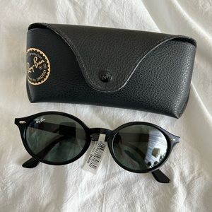 Black Ray-Ban Sunglasses